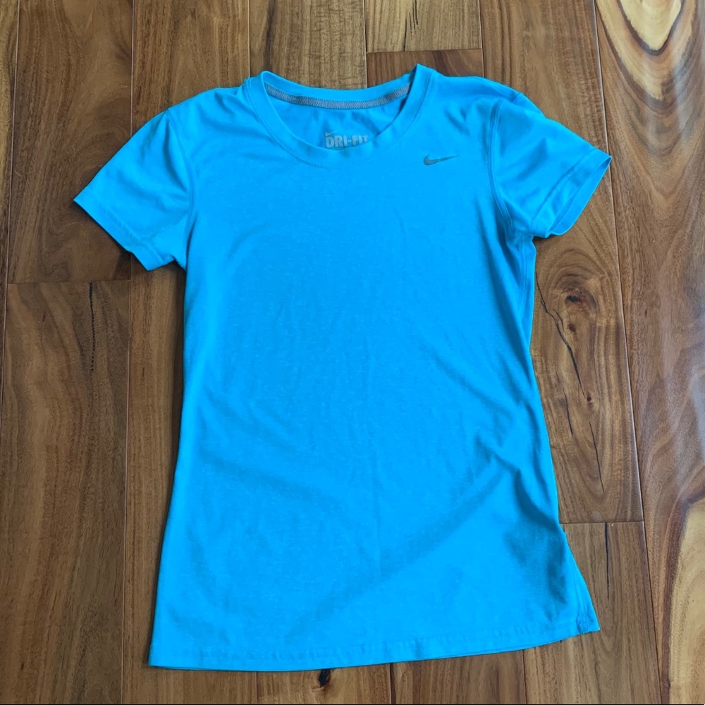 Nike dri-FIT crew neck exercise top